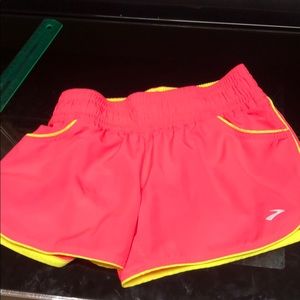 Women’s Brooks running shorts size small.